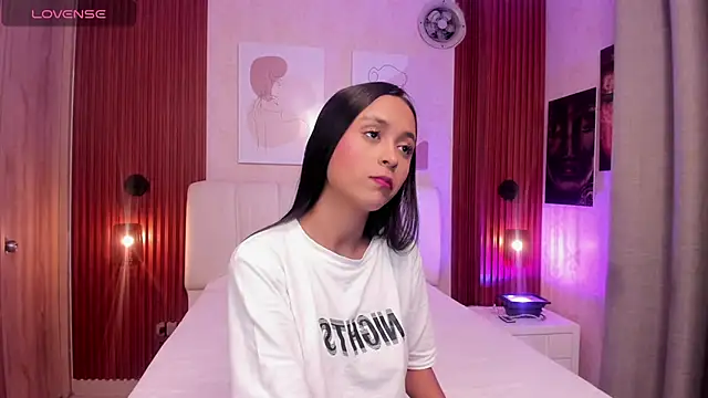 Millieskinny18 online show from 07-29-26, 02:22