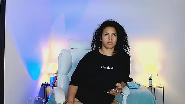 Isabella Sophia19 online show from 06-19-26, 10:47