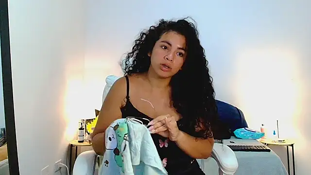 Isabella Sophia19 online show from 08-04-26, 01:32