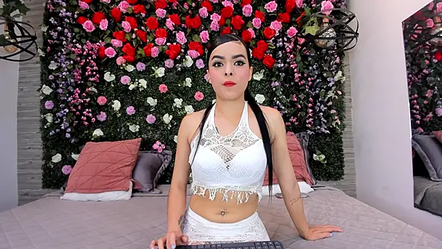 BelaPoncee online show from 06-15-26, 07:02