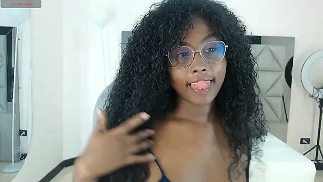 lily mendoza online show from 06-25-26, 06:46