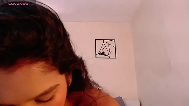 Snapshot of Veronica_M chatting on 06-24-26, 06:17 Veronica M online show from 06-24-26, 06:17