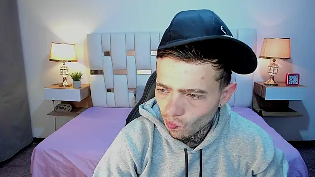 Zeus damian21 online show from 08-04-26, 03:44