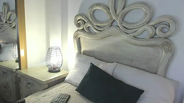 Snapshot of kitty_cat_7 chatting on 07-15-26, 03:46 kitty cat 7 online show from 07-15-26, 03:46