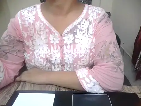 Bold-Divya1 online show from 07-28-26, 12:59