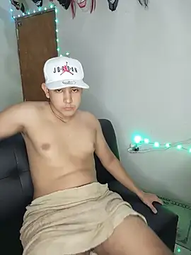 sweetboyxxx11 online show from 06-21-26, 02:50