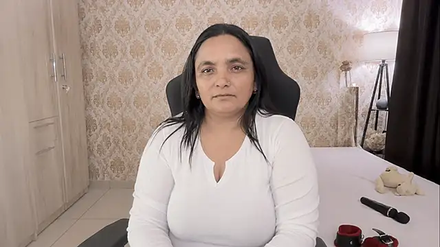 SAmirahha Bano1 online show from 06-12-26, 10:13