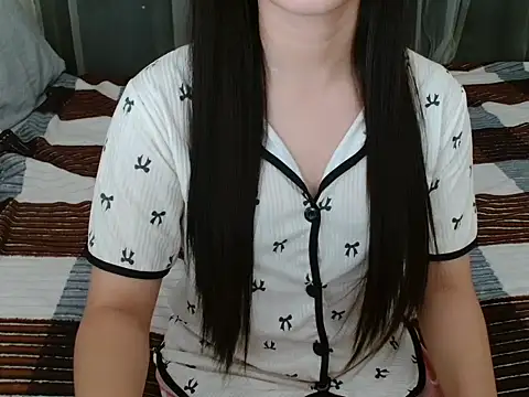 xsavanah01 online show from 07-12-26, 07:42