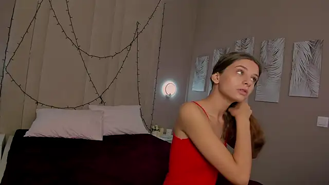 Lola lovesss online show from 07-02-26, 02:23