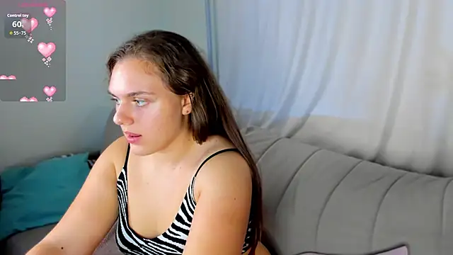 Snapshot of elara_sunbeam chatting on 06-15-26, 11:32 elara sunbeam online show from 06-15-26, 11:32
