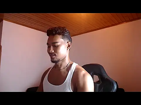 Snapshot of Thong_21 chatting on 06-14-26, 03:30 Thong 21 online show from 06-14-26, 03:30