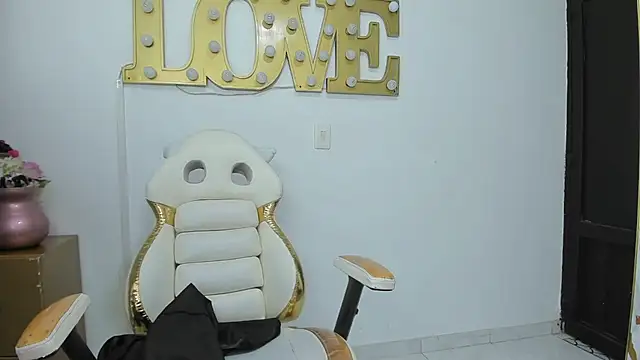 valerie  skinny online show from 06-19-26, 04:40