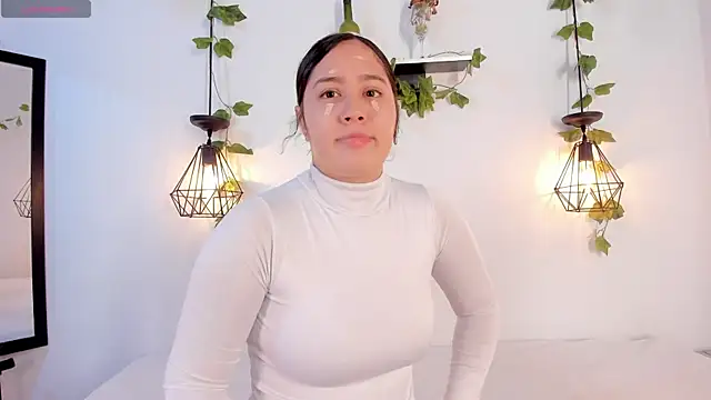 aisha duque  online show from 06-26-26, 08:47
