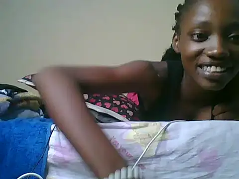 Snapshot of petitecharm chatting on 06-12-26, 11:02 petitecharm online show from 06-12-26, 11:02