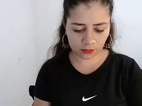 Luna zoe online show from 07-11-26, 01:06