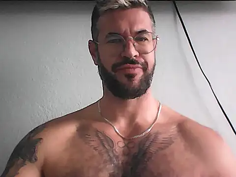 Snapshot of mrbighairychest chatting on 07-10-26, 03:45 mrbighairychest online show from 07-10-26, 03:45