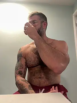 Snapshot of mrbighairychest chatting on 07-08-26, 03:24 mrbighairychest online show from 07-08-26, 03:24