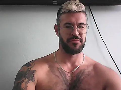 Snapshot of mrbighairychest chatting on 07-11-26, 04:51 mrbighairychest online show from 07-11-26, 04:51