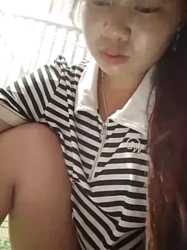 Snapshot of -Hezy- chatting on 06-15-26, 10:15 -Hezy- online show from 06-15-26, 10:15