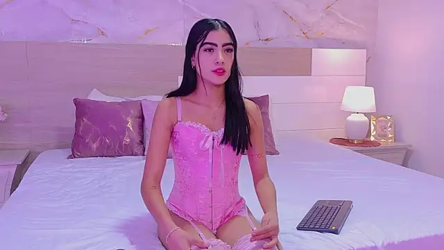 Snapshot of MaluCortes chatting on 06-26-26, 02:34 MaluCortes online show from 06-26-26, 02:34