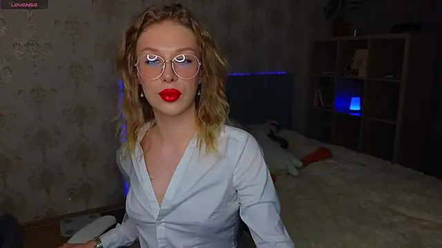 Lucia wow online show from 06-13-26, 11:13