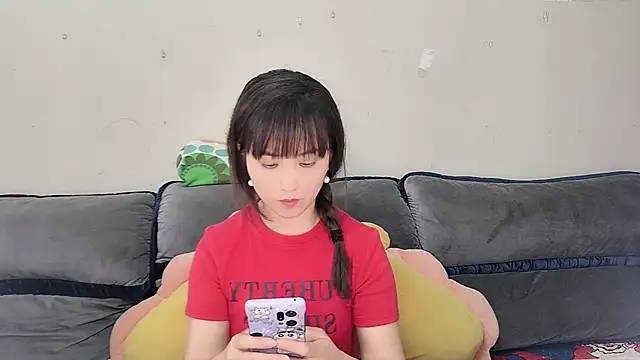 Yesqiko online show from 06-15-26, 07:41