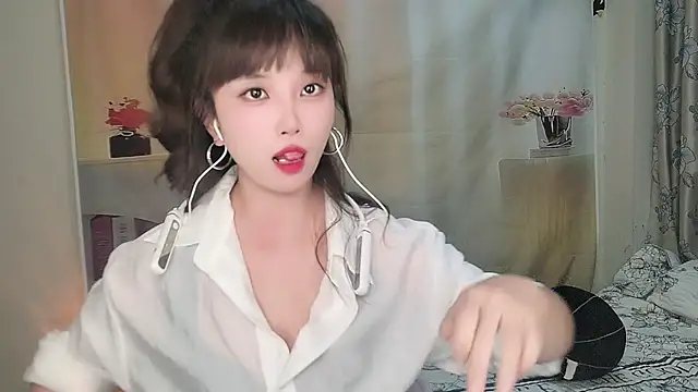 Yesqiko online show from 06-24-26, 02:26