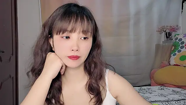Yesqiko online show from 06-18-26, 05:39