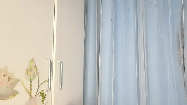 Yesqiko online show from 06-28-26, 07:36