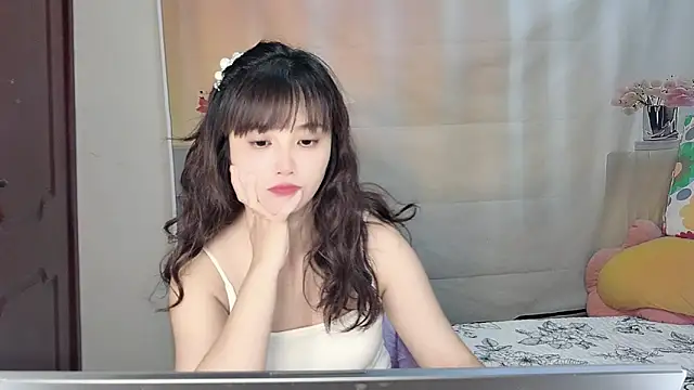 Yesqiko online show from 06-17-26, 05:34