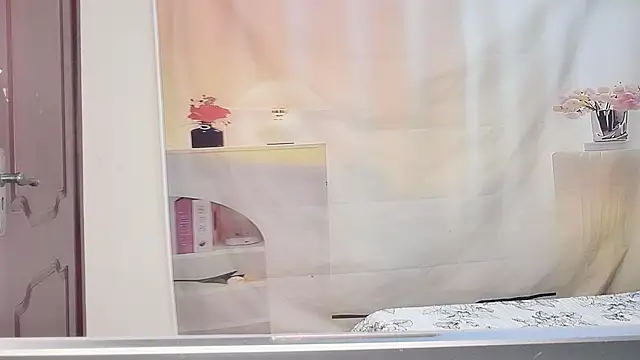 Yesqiko online show from 06-25-26, 02:42