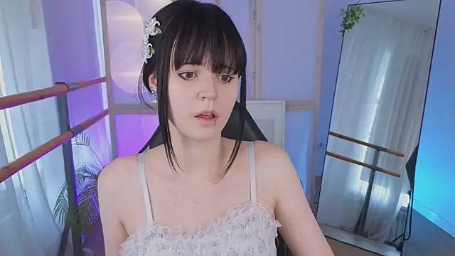 Snapshot of Michelle_Rain chatting on 07-22-26, 01:35 Michelle Rain online show from 07-22-26, 01:35