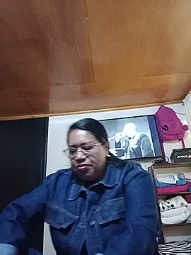 Emilif  online show from 06-21-26, 04:24