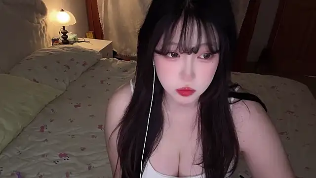 Snapshot of xinxinbabyisme chatting on 07-17-26, 09:50 xinxinbabyisme online show from 07-17-26, 09:50
