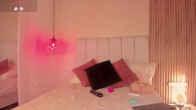 Yourliaaa online show from 07-28-26, 04:31