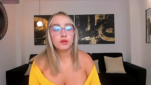 Snapshot of NovaSinclairX chatting on 07-21-26, 12:06 NovaSinclairX online show from 07-21-26, 12:06