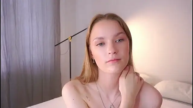 HellenSinyy online show from 06-18-26, 08:35