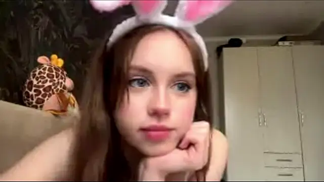 Mollybeans online show from 06-22-26, 04:59