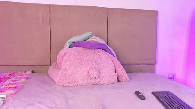KimCooper  online show from 07-17-26, 10:23