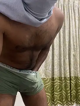 Snapshot of mr_shhw chatting on 06-19-26, 05:19 mr shhw online show from 06-19-26, 05:19