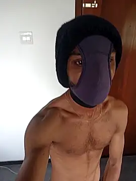 Snapshot of UR_skinny_boy chatting on 06-14-26, 03:30 UR skinny boy online show from 06-14-26, 03:30
