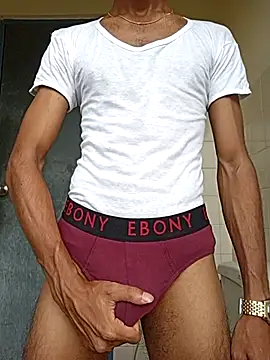 Snapshot of UR_skinny_boy chatting on 06-15-26, 02:56 UR skinny boy online show from 06-15-26, 02:56