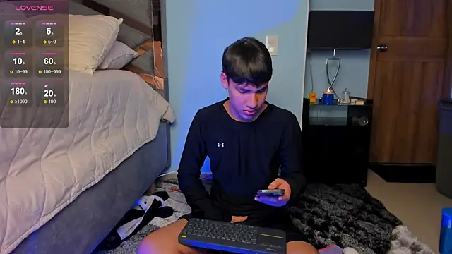 Snapshot of Angel__TheKing chatting on 07-23-26, 01:58 Angel TheKing online show from 07-23-26, 01:58