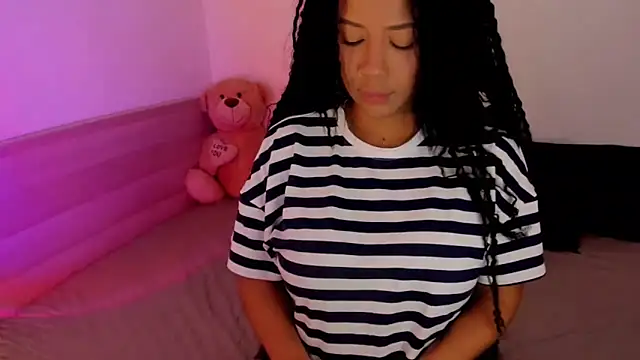 NicolePasqualott online show from 11-18-25, 07:28