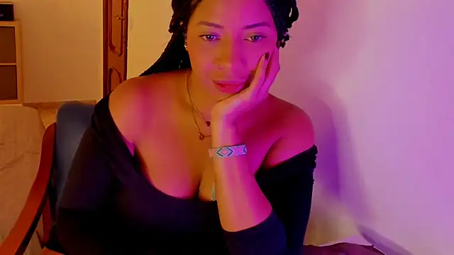 NicolePasqualott online show from 10-18-25, 07:16