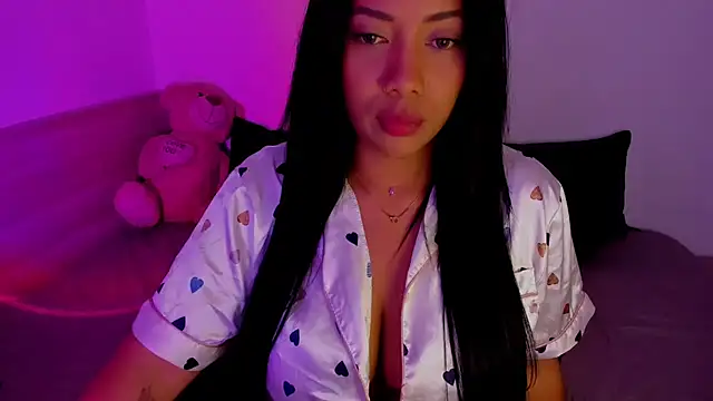 NicolePasqualott online show from 11-30-25, 05:58