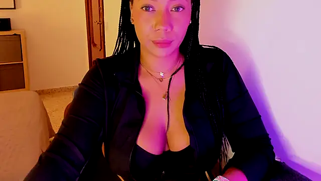 NicolePasqualott online show from 10-05-25, 07:37