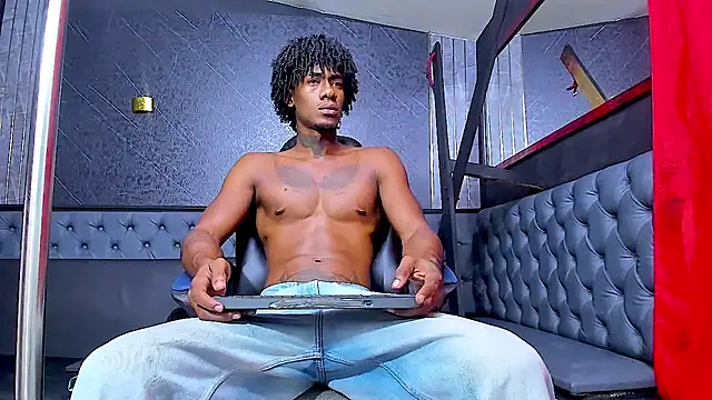 yulian23  online show from 07-10-26, 04:12