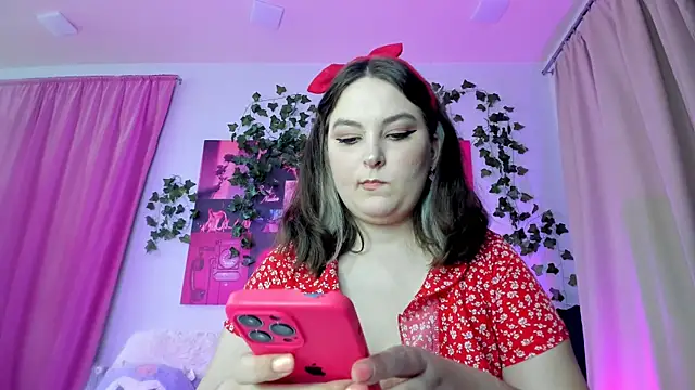 BurleskKate online show from 06-17-26, 05:45