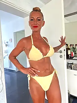 housewifebella online show from 08-09-26, 11:27